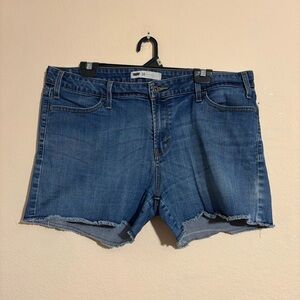 Levi's Womens Denim Shorts Size 16 Short Mid Rise Medium Wash